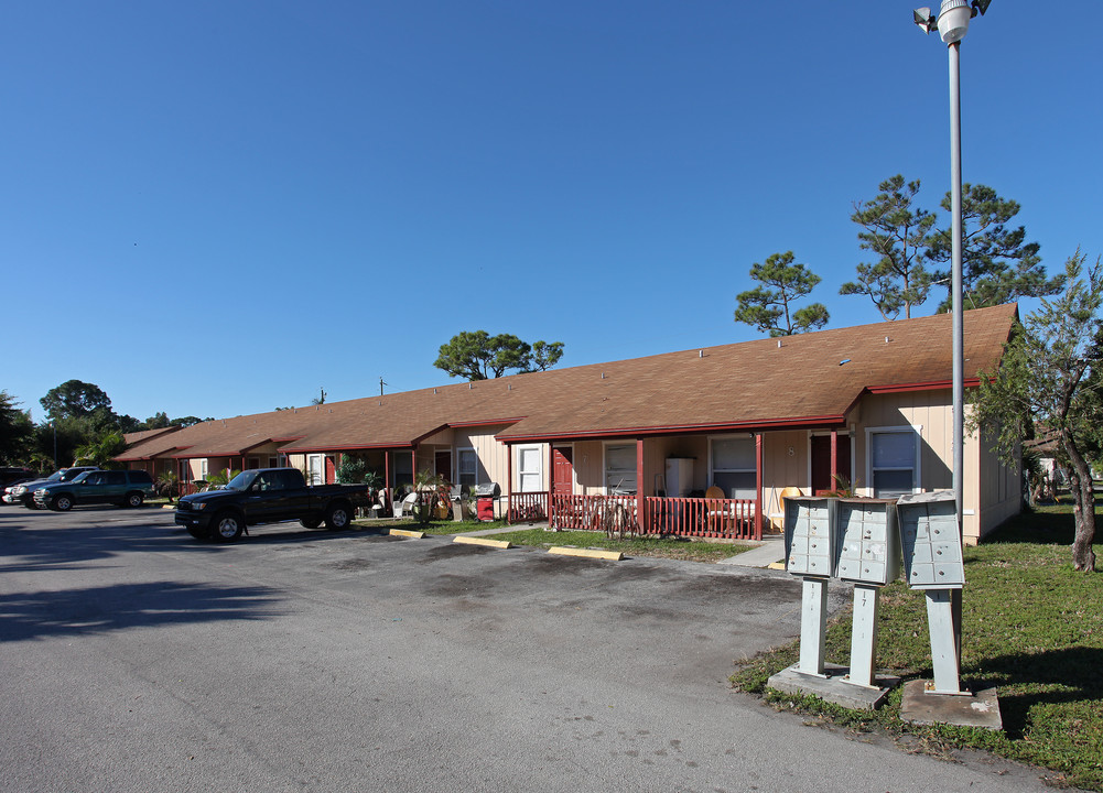 Belmont on Stacy in West Palm Beach, FL - Foto de edificio