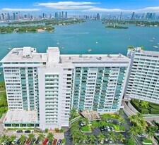 1000 West Ave in Miami Beach, FL - Building Photo