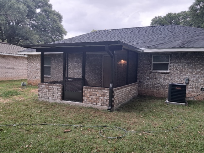 245 Cary Memorial Dr in Pensacola, FL - Building Photo - Building Photo