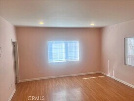 7445 Yarmouth Ave in Los Angeles, CA - Building Photo