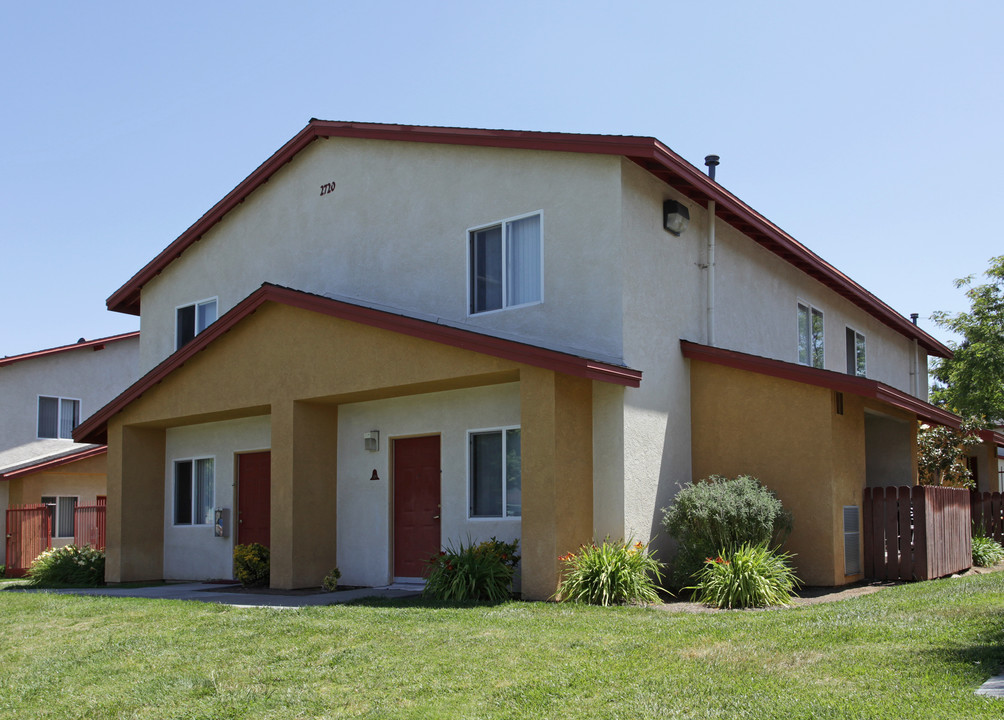 Mission Pointe at Riverside in Riverside, CA - Building Photo