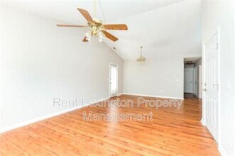 300 Elkchester Cir in Nicholasville, KY - Building Photo - Building Photo