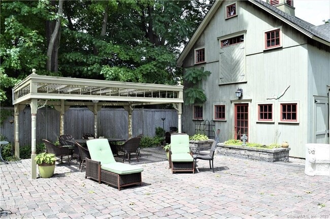 15 Pearl St in Clinton, CT - Building Photo - Building Photo