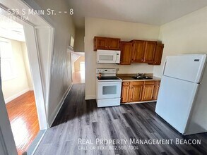 533 S Main St-Unit -8 in Hartford, VT - Building Photo - Building Photo