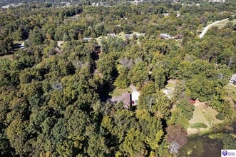 306 Forest Trce in Radcliff, KY - Building Photo - Building Photo