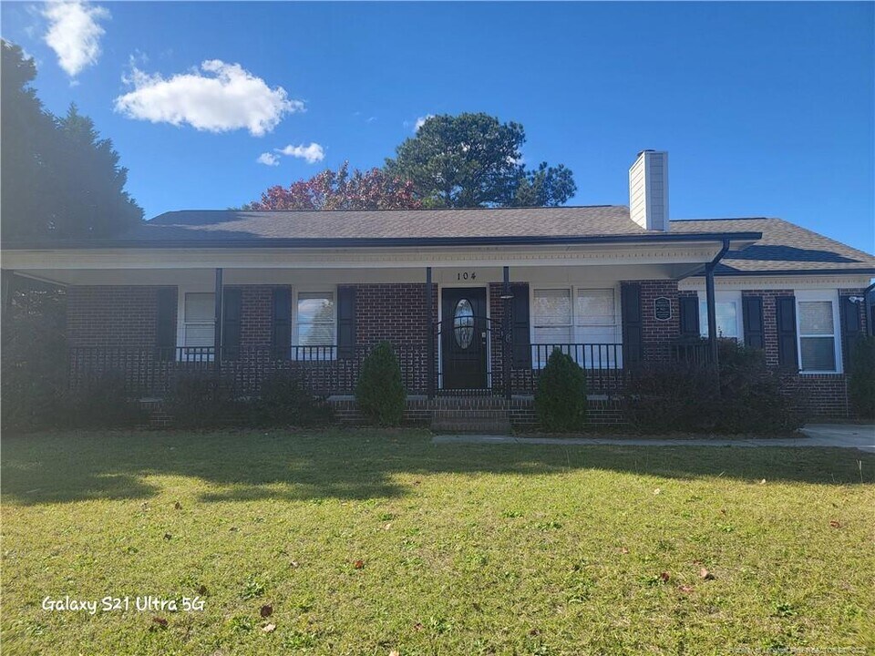 104 Stonewall St in Raeford, NC - Building Photo