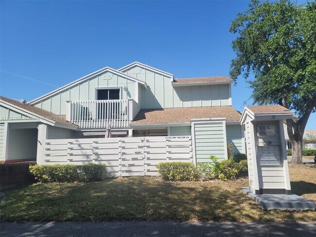 13792 SW 149th Cir Ln in Miami, FL - Building Photo - Building Photo
