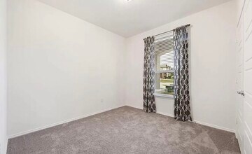 100 Jarbridge Dr in Kyle, TX - Building Photo - Building Photo