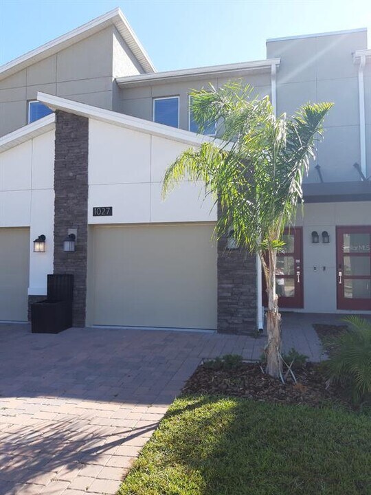 1027 Splash Shot Pl in Davenport, FL - Building Photo