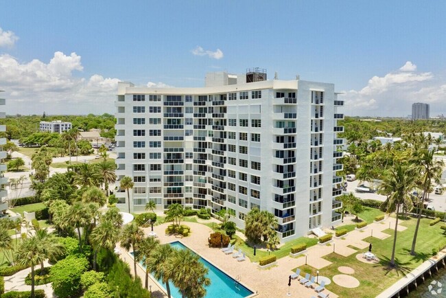 property at 2800 N Flagler Dr