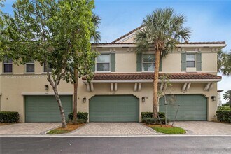 4023 Cascada Cir in Hollywood, FL - Building Photo - Building Photo
