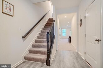 7054 Fox Glove Ln in Hanover, MD - Building Photo - Building Photo