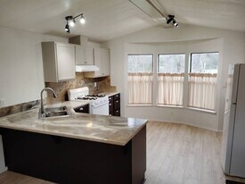 20615 Conestoga Trail in Redding, CA - Building Photo