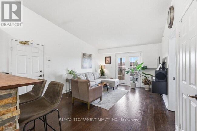 4013 Kilmer Dr in Burlington, ON - Building Photo - Building Photo