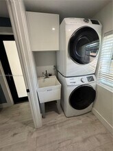 7030 SW 87th Ct in Miami, FL - Building Photo - Building Photo