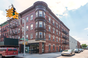 225 Franklin St in Brooklyn, NY - Building Photo