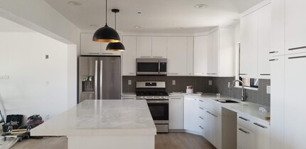 1985 Bonneview Dr in Bountiful, UT - Building Photo - Building Photo