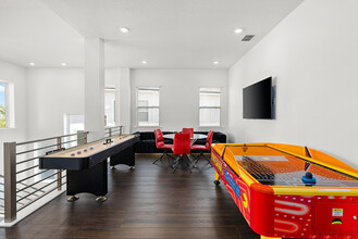 2021 Oak Crk Lp in Davenport, FL - Building Photo - Building Photo