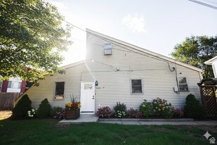 8544 S 300 E in Sandy, UT - Building Photo