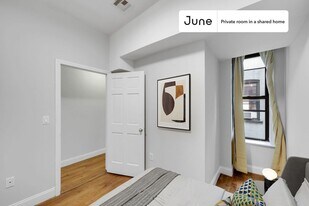 Room in Shared 4 bed/1 bath home in New York, NY - Building Photo