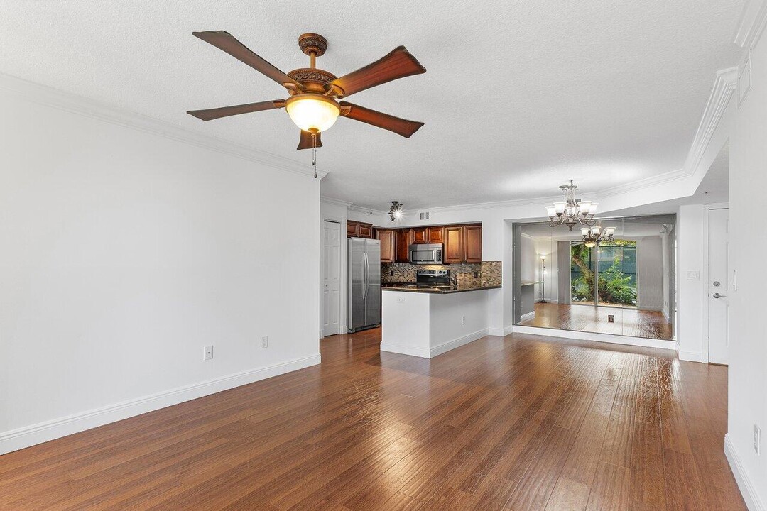 110 Yacht Club Way in Hypoluxo, FL - Building Photo