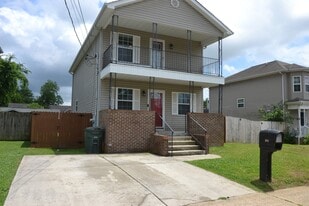 614 N Highland Park Ave in Chattanooga, TN - Building Photo