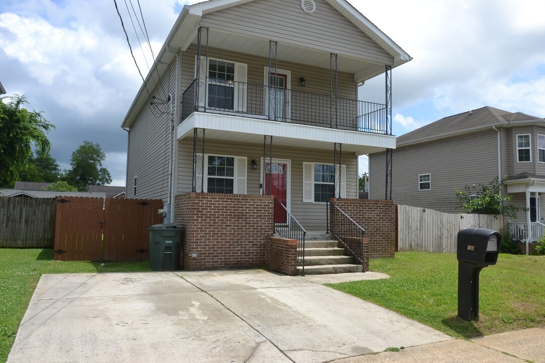 614 N Highland Park Ave in Chattanooga, TN - Building Photo