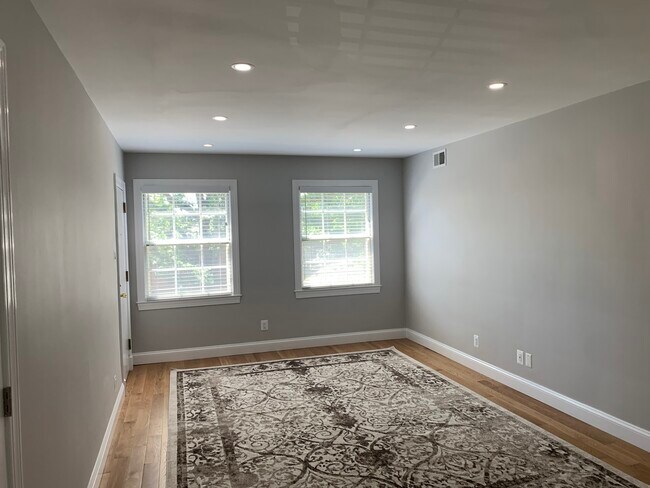2507 Arlington Blvd, Unit 201 in Arlington, VA - Building Photo - Building Photo