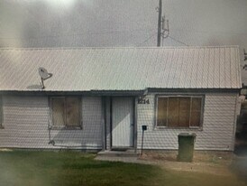 1214 Adair St in Moses Lake, WA - Building Photo