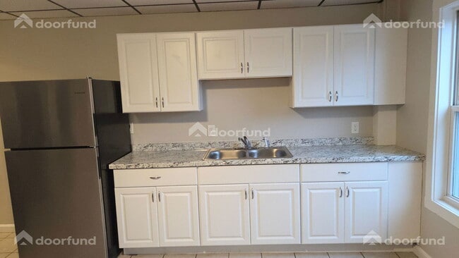 147 Oak St in Clinton, MA - Building Photo - Building Photo