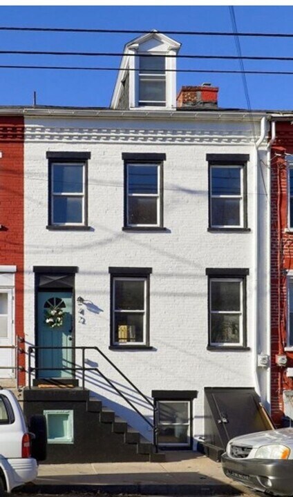 42 S Water St in Lancaster, PA - Building Photo