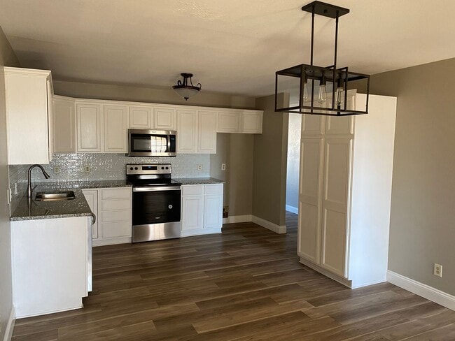 property at 1278 Pinhook Dr