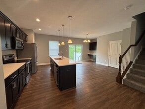 84 Hawthorne Dr in Washington, PA - Building Photo - Building Photo