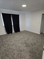 4111 W Burbank St in Springfield, MO - Building Photo