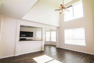 29610 Woodsons Shore Dr in Spring, TX - Building Photo