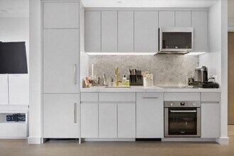 55 Lagrange St in Boston, MA - Foto de edificio - Building Photo