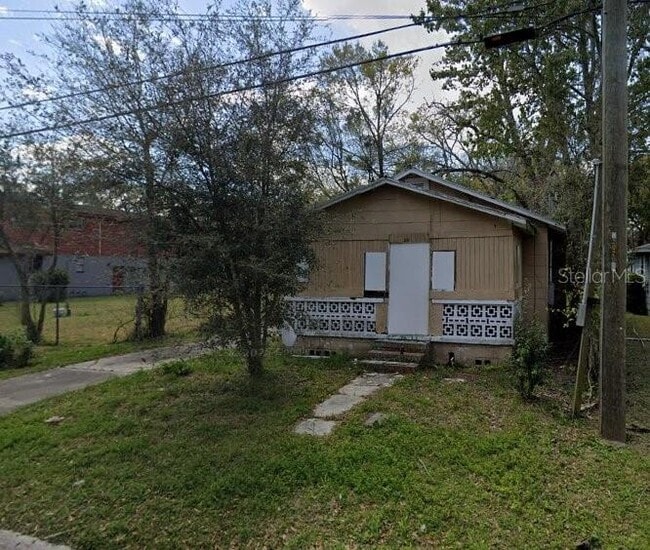 property at 2016 Mc Millan St