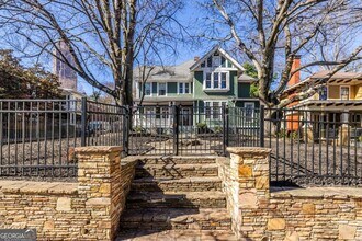 692 Myrtle St NE in Atlanta, GA - Building Photo - Building Photo