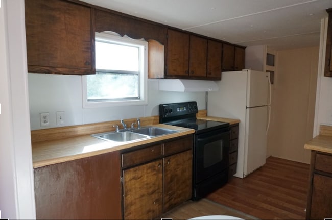 2554 Lake Douglas Rd in Bainbridge, GA - Building Photo - Building Photo