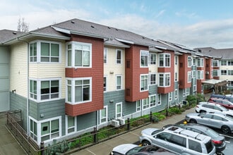 Salishan Gardens in Tacoma, WA - Foto de edificio - Primary Photo