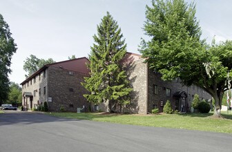 Orchard Farms in Toledo, OH - Building Photo - Building Photo