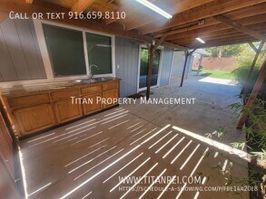 6245 Dias Ave in Sacramento, CA - Building Photo - Building Photo