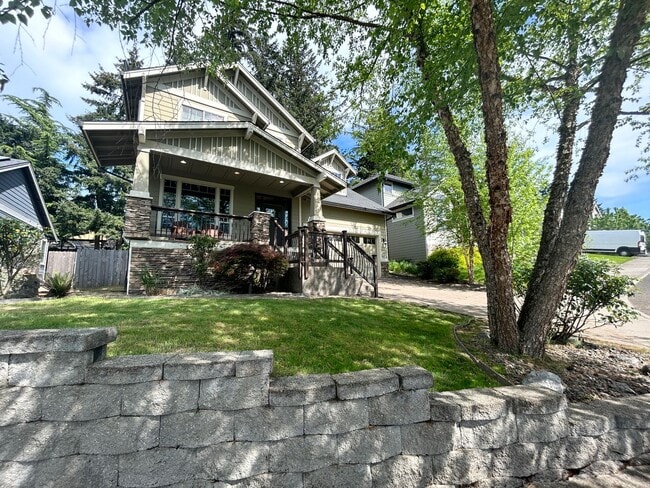 17681 SW Cody Ln in Beaverton, OR - Foto de edificio - Building Photo