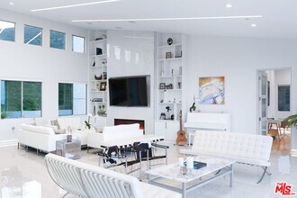 28405 Via Acero in Malibu, CA - Building Photo - Building Photo