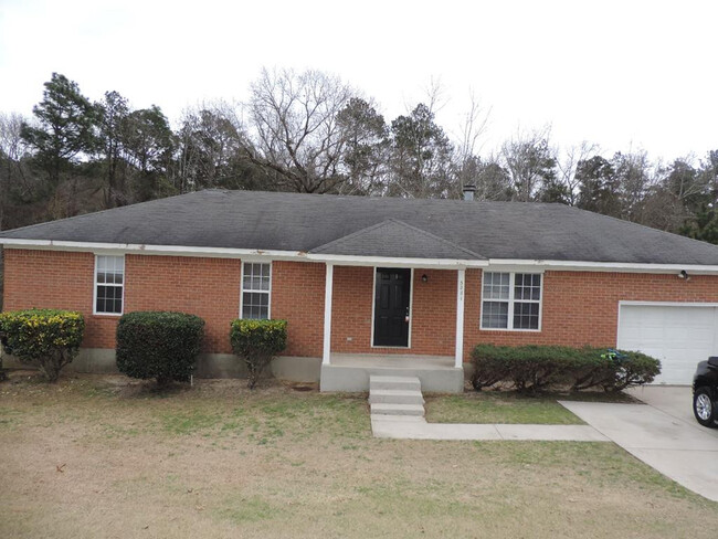 3881 Crest Dr in Hephzibah, GA - Foto de edificio - Building Photo