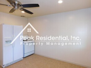 6100 Madison Ave in Carmichael, CA - Building Photo - Building Photo