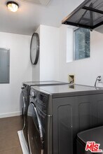 900 N W Knoll Dr in West Hollywood, CA - Building Photo - Building Photo