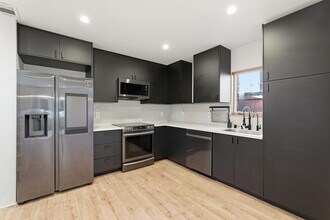 820 46th St in Oakland, CA - Foto de edificio - Building Photo