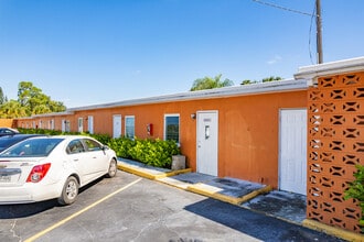 670 E Alfred Dr in Lake Alfred, FL - Building Photo - Building Photo