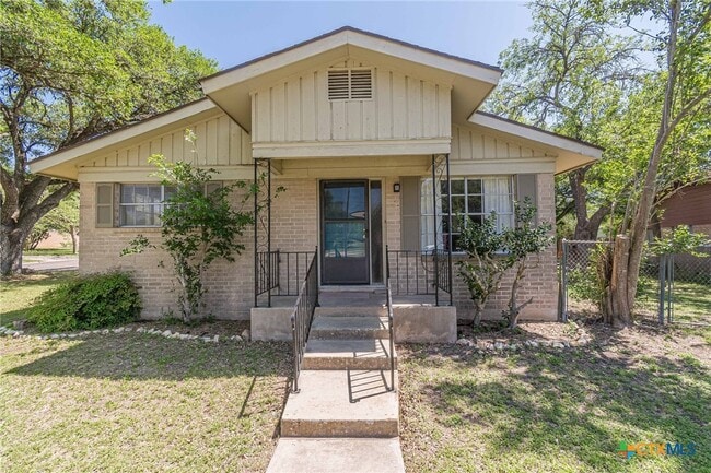 property at 324 Craddock Ave